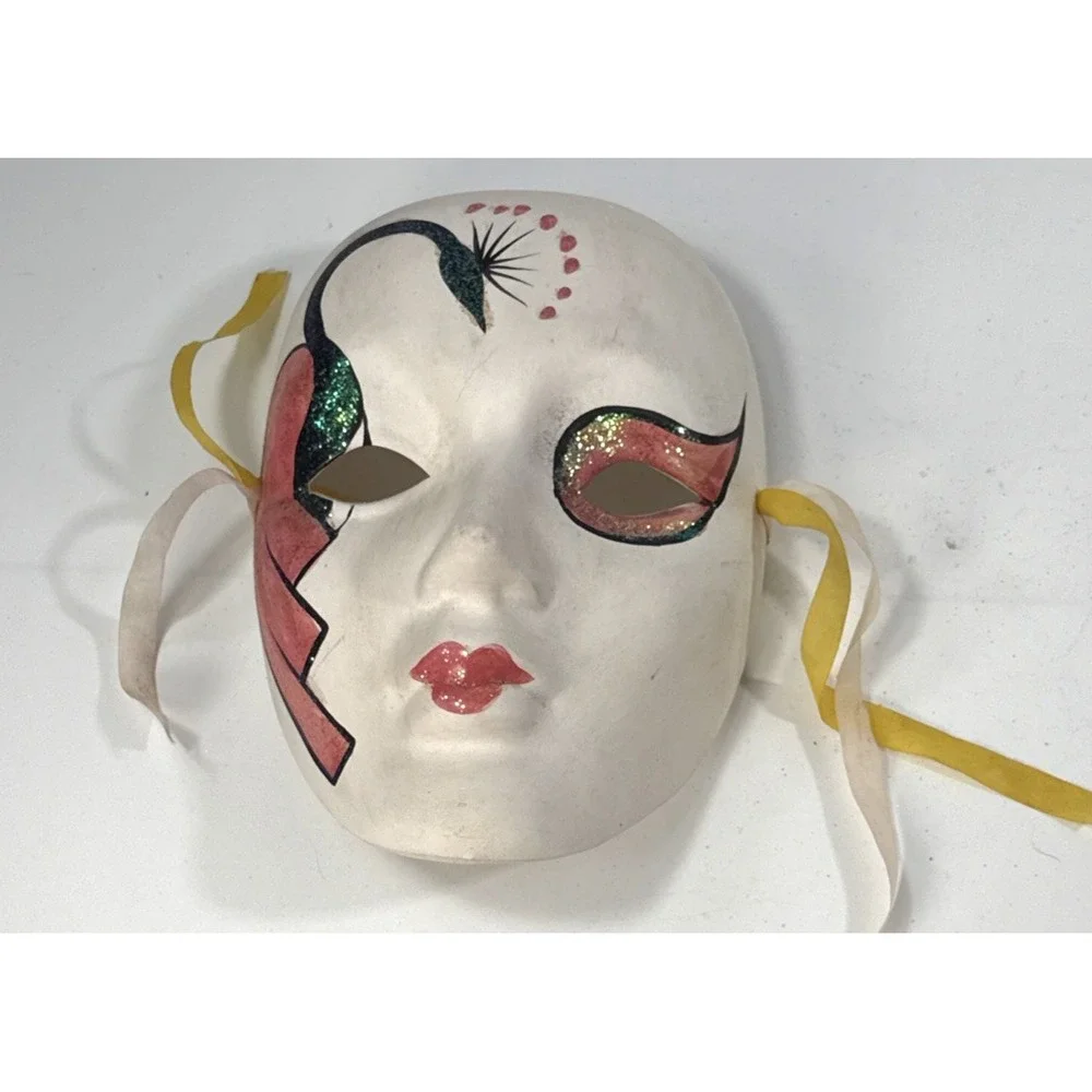 Mardi Gras wall decor 6